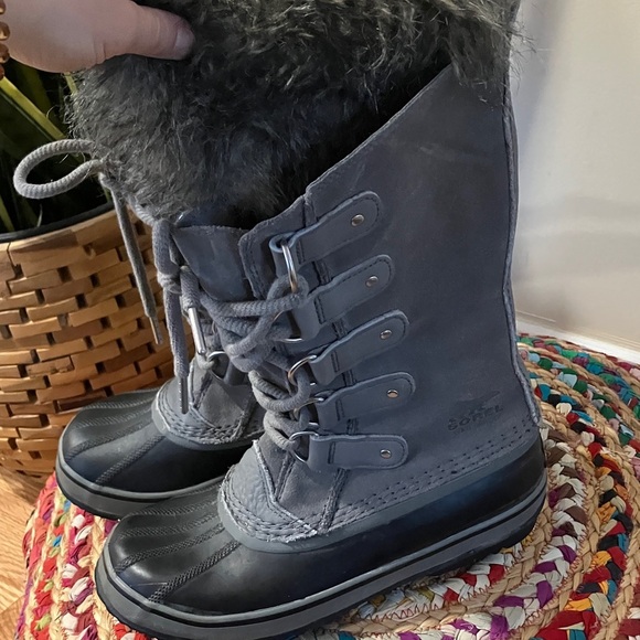 Sorel Women's Gray Suede leather Winter Boots - Picture 2 of 7
